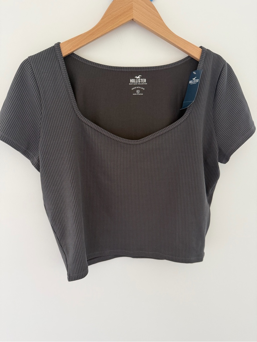 NWT! Hollister Women's Charcoal Ribbed Scoop Crop Top - Size XL